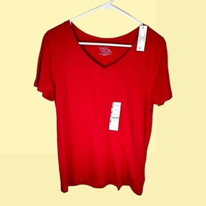 NWT- Time And Tru Red Vee Neck Shirt. Size M. C90​​​​